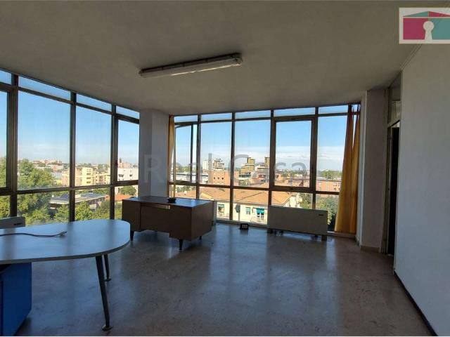 Ufficio in vendita a Modena, Reggio Emilia