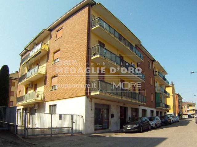Ufficio in vendita a Centro Storico, Modena