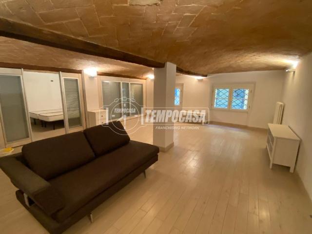 Ufficio in vendita a Centro Storico, Modena