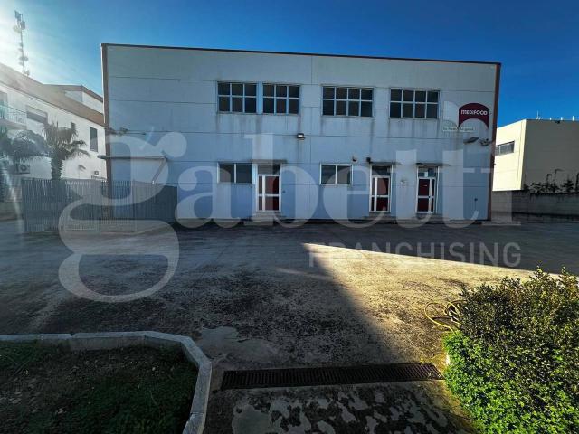 Ufficio in vendita a Puglia, Bari