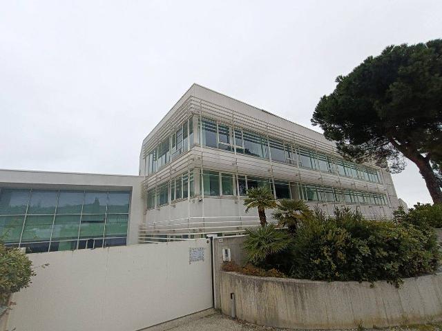 Ufficio in vendita a San Cristoforo, Marche