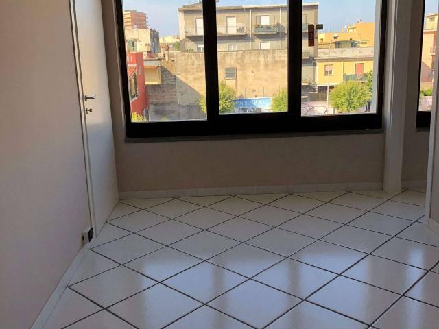 Ufficio in vendita a Mondragone, Campania