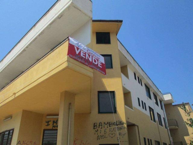 Ufficio in vendita a Mondragone, Campania