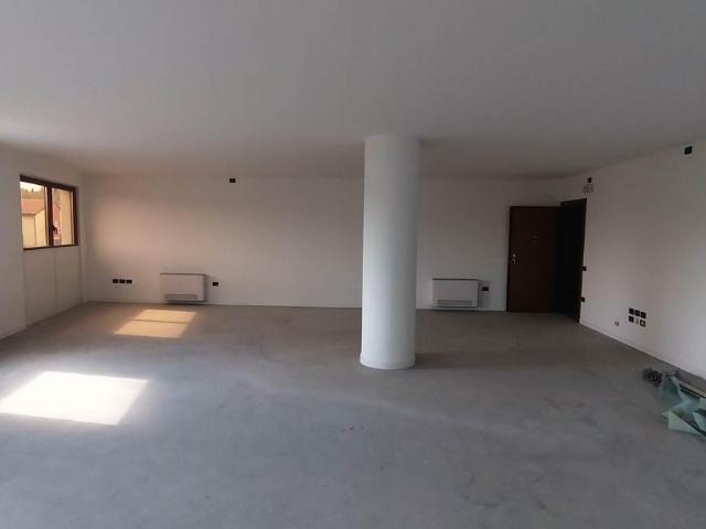Ufficio in vendita a Centro, Montebelluna
