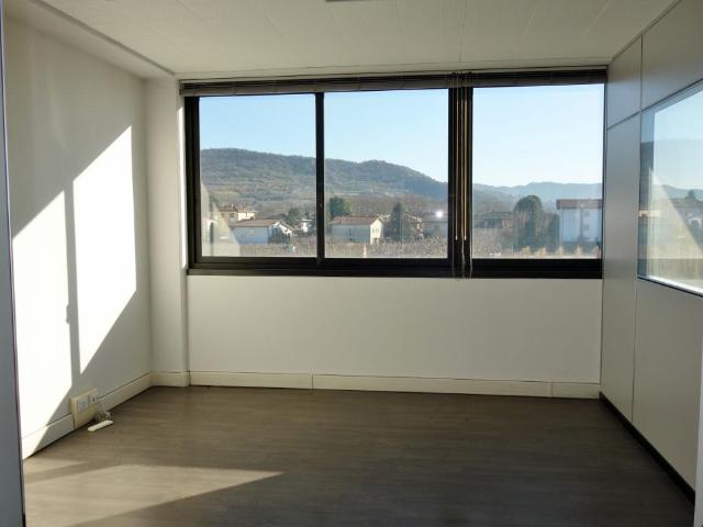 Ufficio in vendita a Alte Ceccato, Montecchio Maggiore