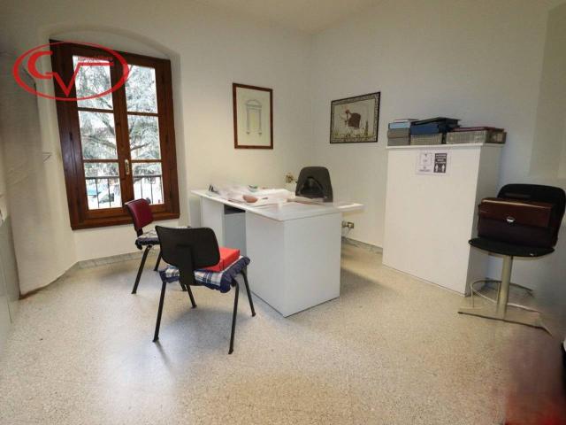 Ufficio in vendita a Montevarchi, Toscana