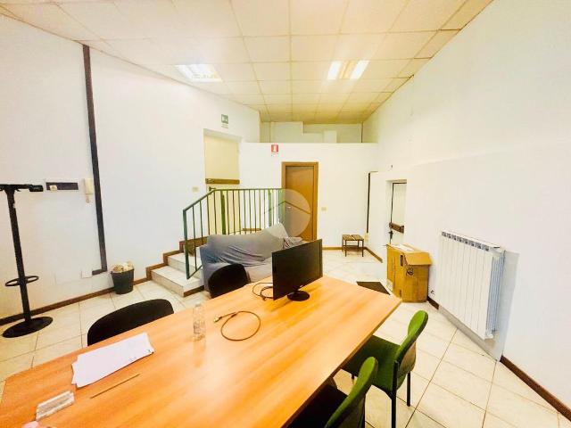 Ufficio in vendita a Sant'Albino, Monza