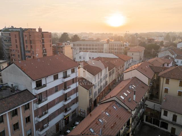 Ufficio in vendita a Borghetto, Monza