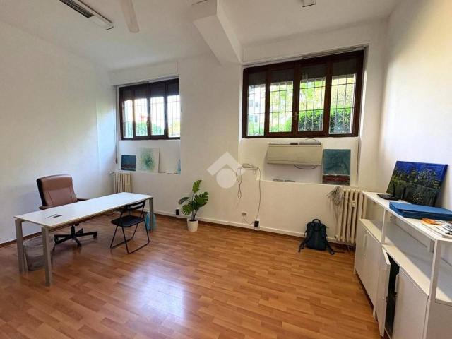 Ufficio in vendita a Sant'Albino, Monza