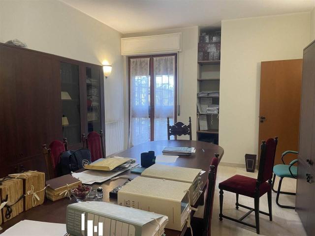 Ufficio in vendita a Mortara, Pavia