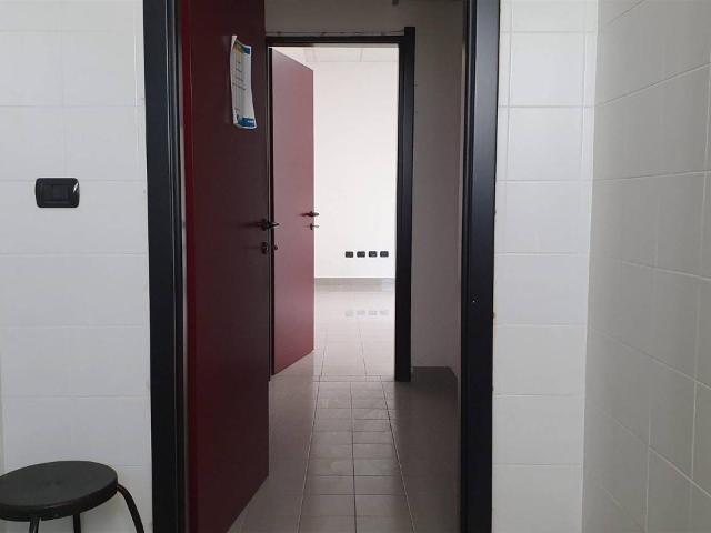 Ufficio in vendita a Motteggiana, Lombardia