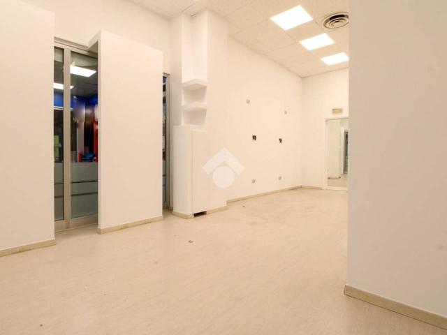 Ufficio in vendita a Dorotina, Mozzo