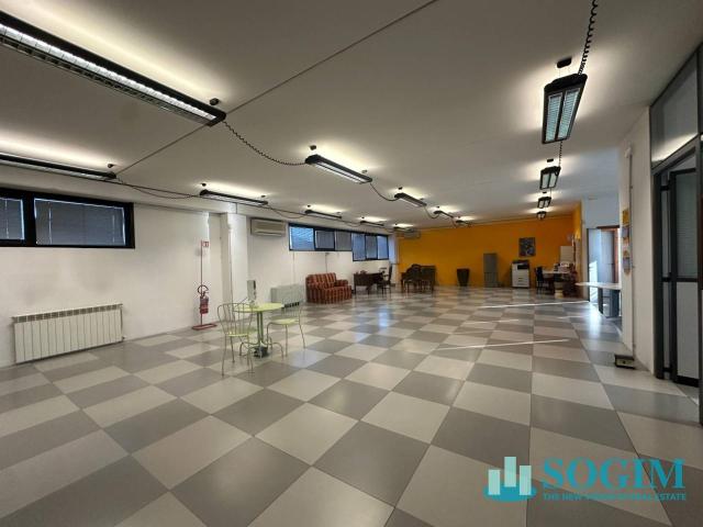 Ufficio in vendita a Muggiò, Lombardia