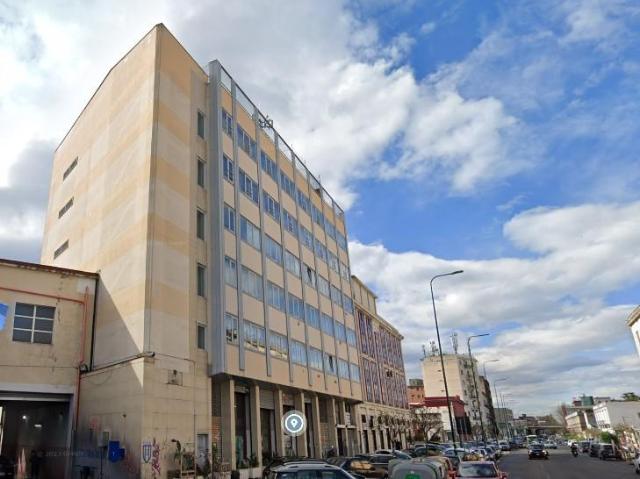 Ufficio in vendita a Municipalità 4, Campania