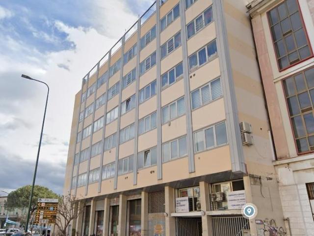 Ufficio in vendita a Municipalità 4, Campania