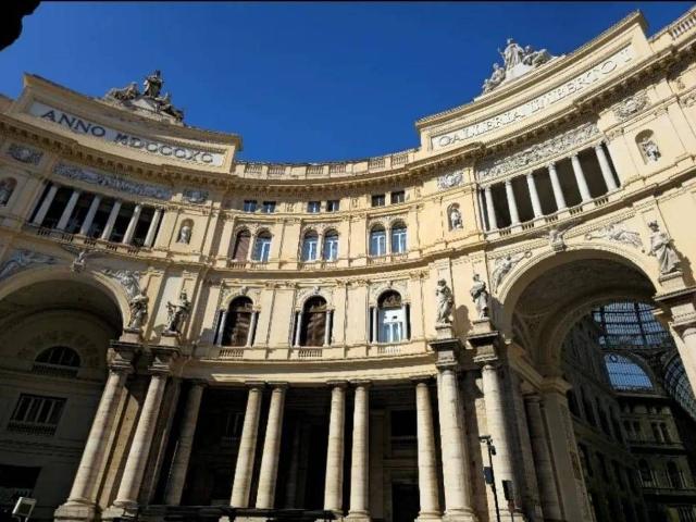 Ufficio in vendita a Municipalità 1, Campania