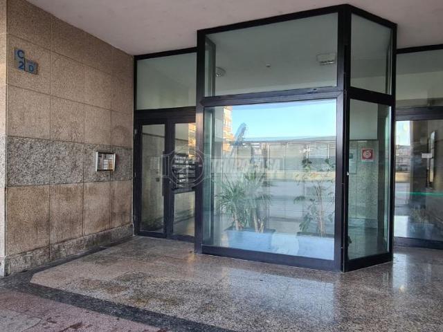 Ufficio in vendita a Municipalità 4, Campania