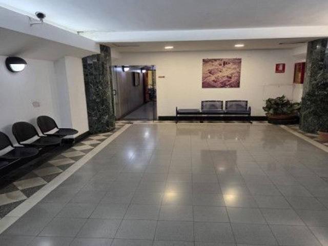 Ufficio in vendita a Municipalità 4, Campania