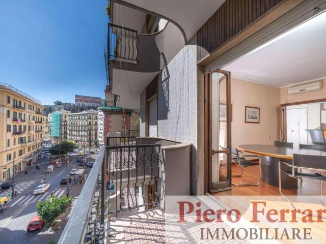 Ufficio in vendita a Municipalità 1, Pizzofalcone