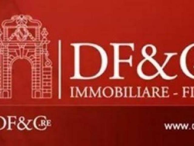 Ufficio in vendita a Municipalità 1, Campania