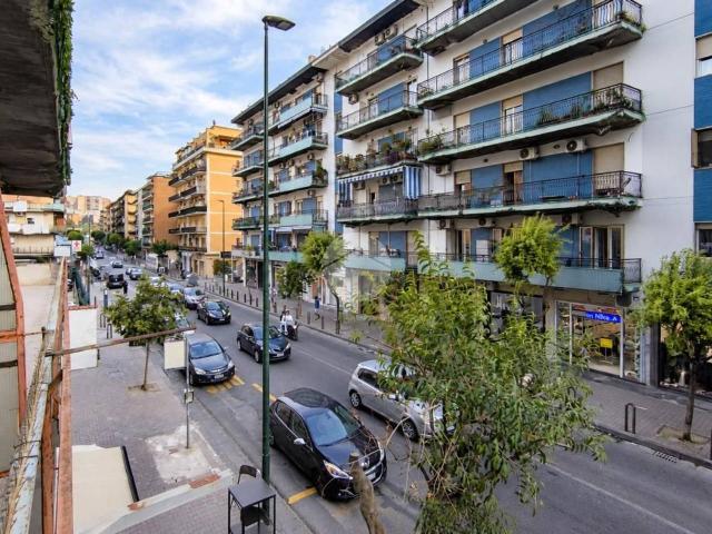 Ufficio in vendita a Soccavo, Napoli