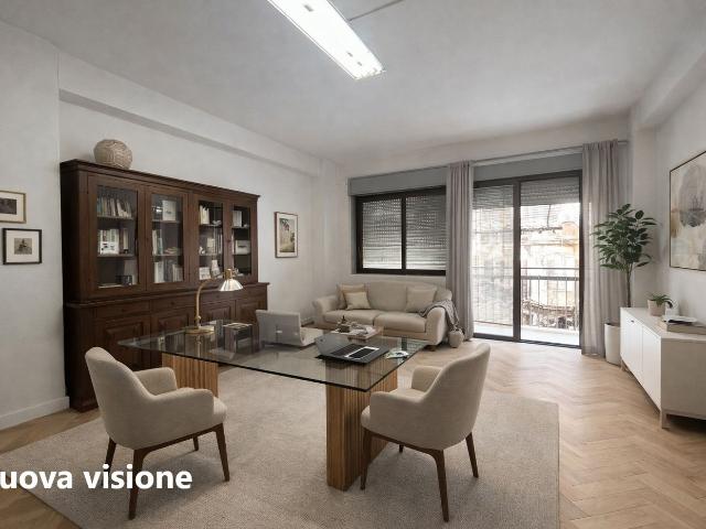 Ufficio in vendita a Municipalità 4, Campania