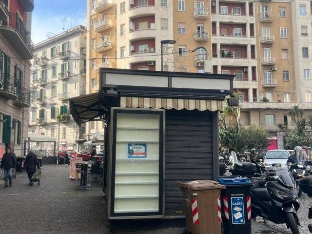 Locale Commerciale in vendita a Municipalità 5, Campania