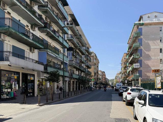Ufficio in vendita a Soccavo, Napoli