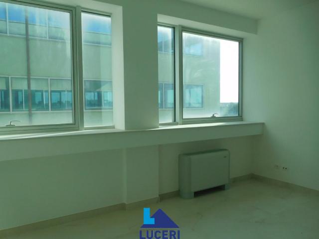 Ufficio in vendita a Puglia, Lecce