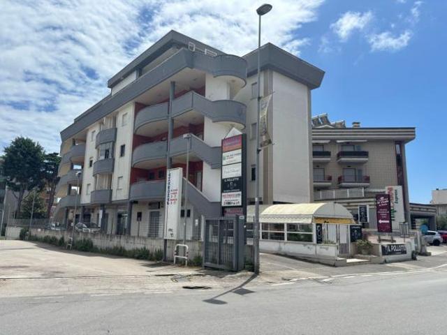Locale Commerciale in vendita a Roma Capitale, Lazio