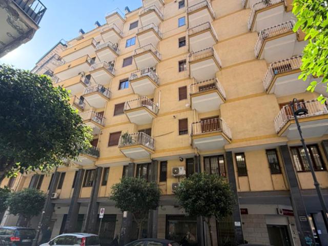 Locale Commerciale in vendita a Nocera Inferiore, Campania