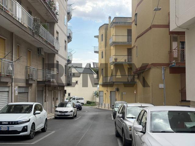Ufficio in vendita a Puglia, Bari