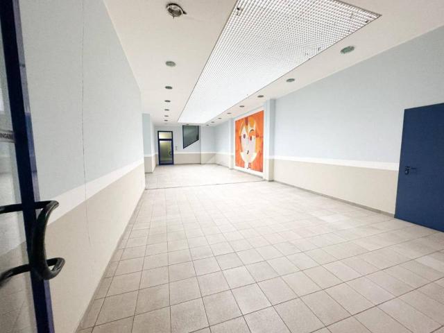 Ufficio in vendita a Nova Milanese, Lombardia