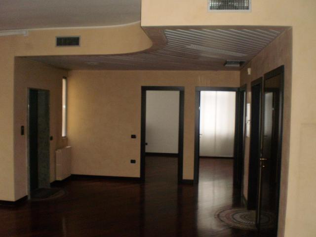 Ufficio in vendita a Nova Milanese, Lombardia