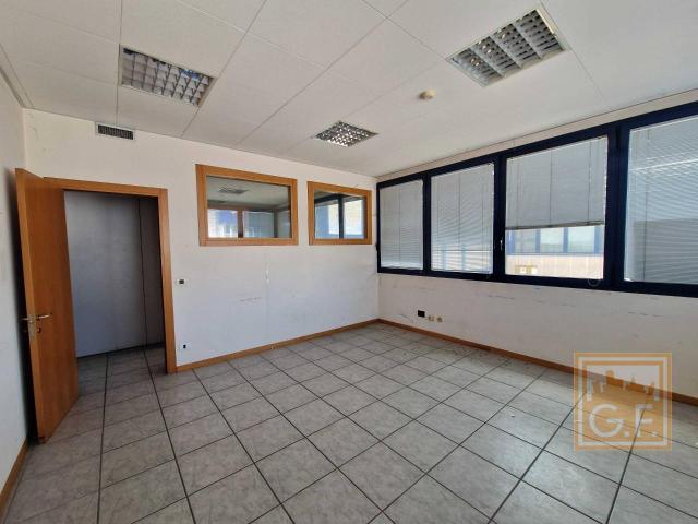 Ufficio in vendita a Noventa Padovana, Padova