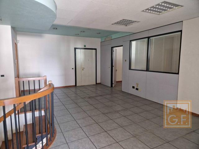 Ufficio in vendita a Noventa Padovana, Veneto