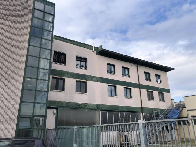 Ufficio in vendita a Locate Triulzi, Lombardia