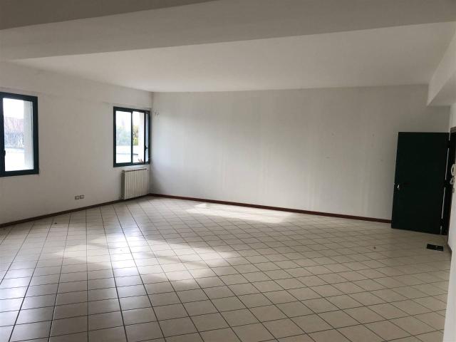 Ufficio in vendita a Locate Triulzi, Lombardia