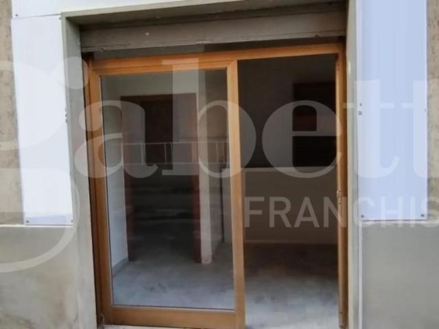 Ufficio in vendita a Orta Di Atella, Campania