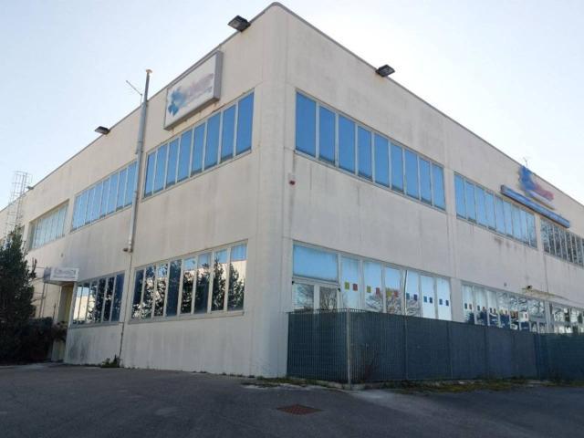 Ufficio in vendita a Scaricalasino, Marche
