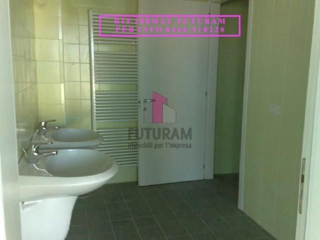 Ufficio in vendita a Stanga, Padova