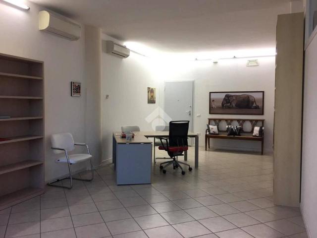 Ufficio in vendita a Padova, Veneto
