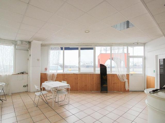 Ufficio in vendita a Palazzolo Sull'oglio, Lombardia
