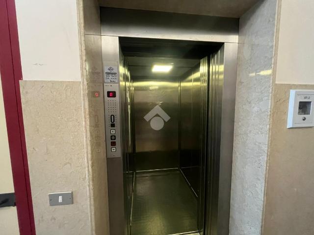 Ufficio in vendita a Lubiana, Sorbolo