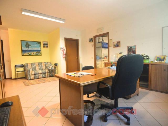 Ufficio in vendita a Madonna Alta, Cenerente