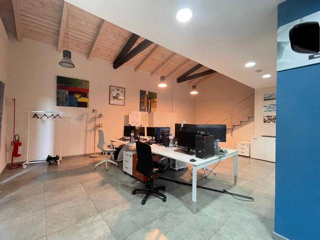 Ufficio in vendita a Pescara, Abruzzo