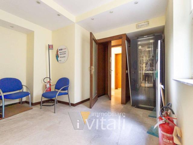 Ufficio in vendita a Piacenza, Reggio Emilia