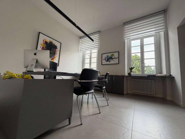 Ufficio in vendita a Pinerolo, Torino
