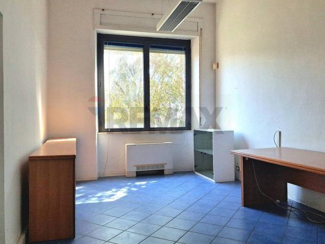 Ufficio in vendita a Cotone, Piombino