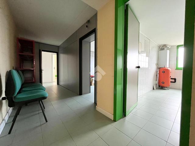 Ufficio in vendita a Roncaglia, Ponte San Nicolò